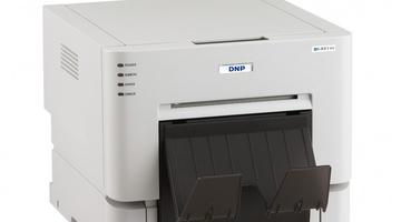 Zestaw Drukarka DNP DS-RX1HS+ 2 kartony papieru 10x15